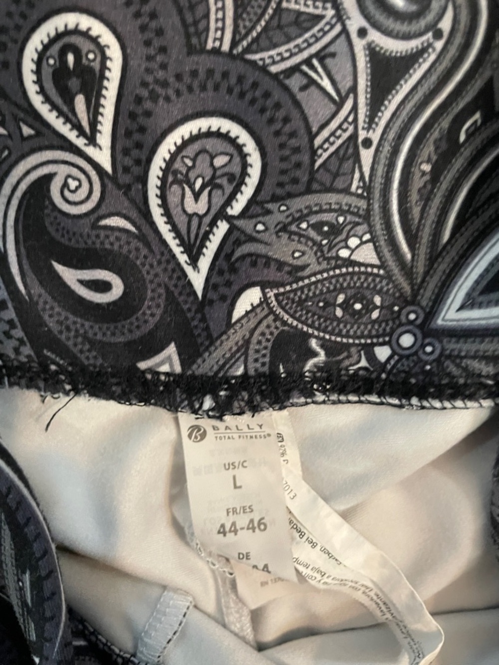 Bally Black and White Paisley Active Leggings - Picture 2 of 3